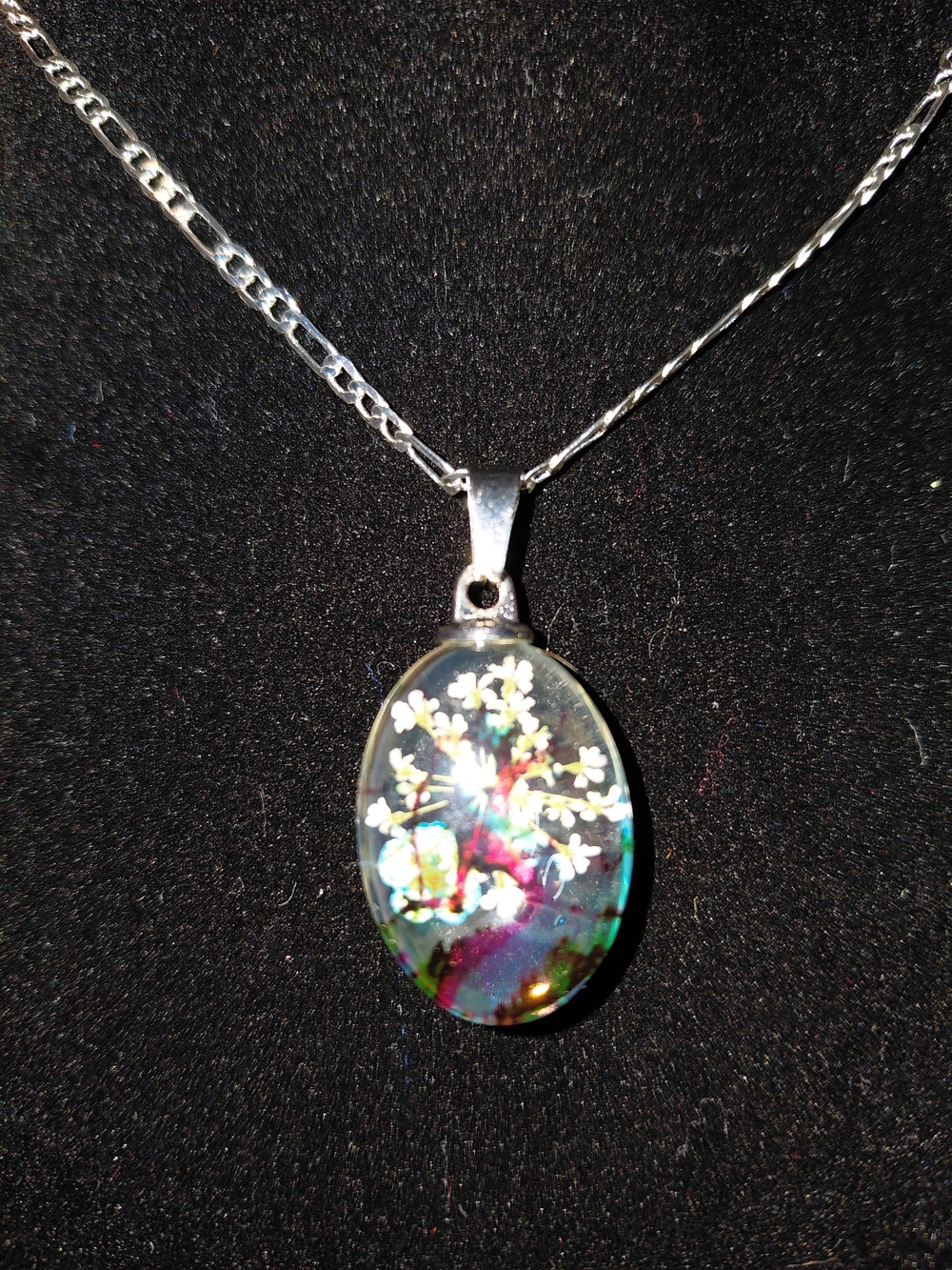 Resin Pendant Necklace - Picture 5 of 6